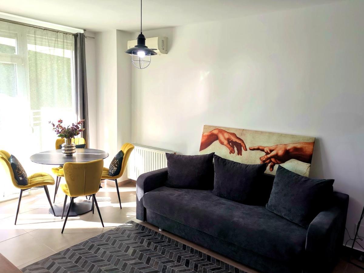 Caraway Apartment Орадя Экстерьер фото