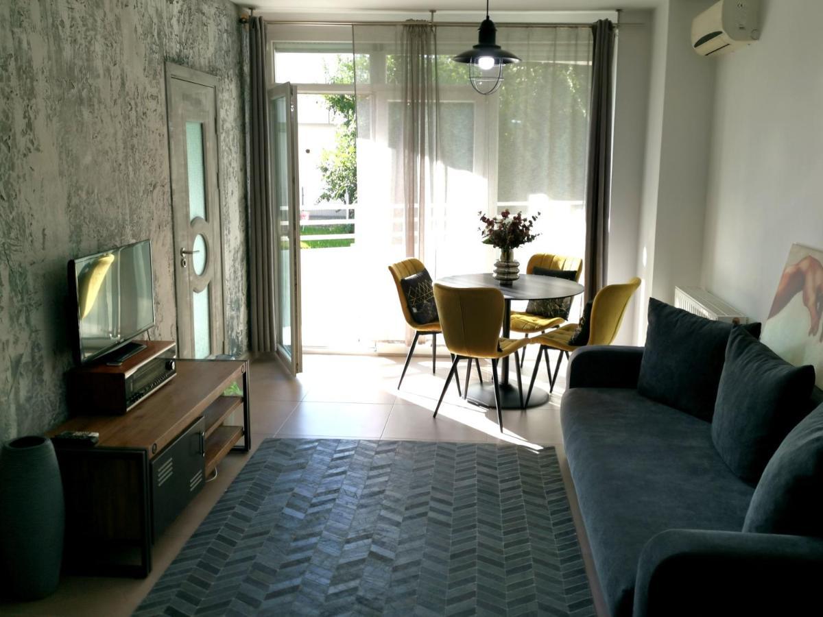 Caraway Apartment Орадя Экстерьер фото